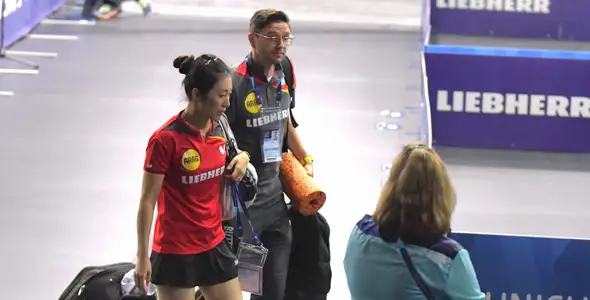 Bild: Bedrückte Miene: Han Ying musste gegen Sabine Winter aufgeben. (©Gohlke)